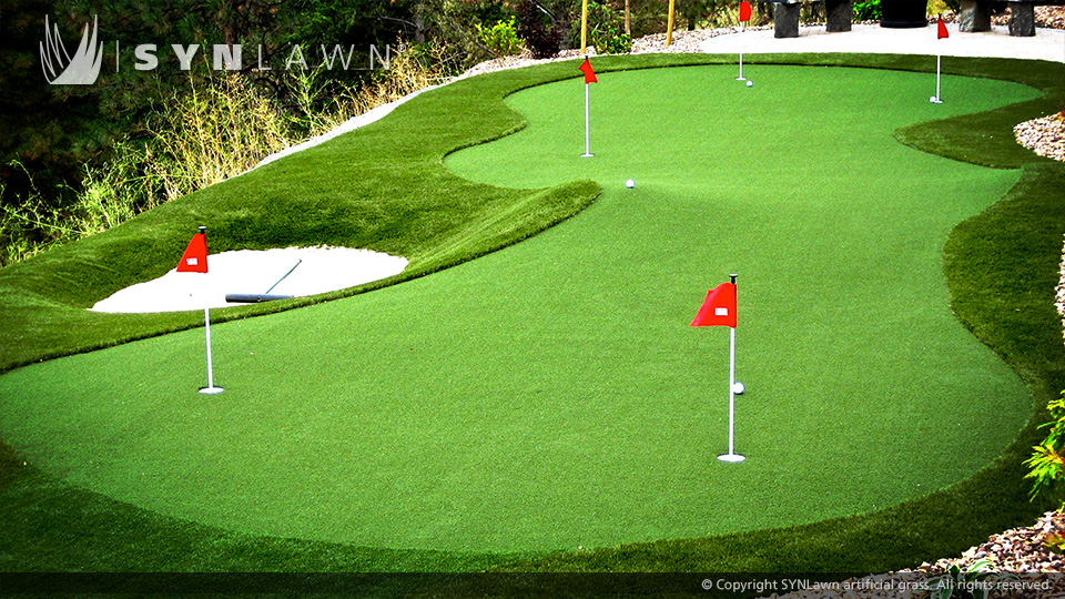 Backyard Putting Green | SYNLawn GolfSYNLawn Golf