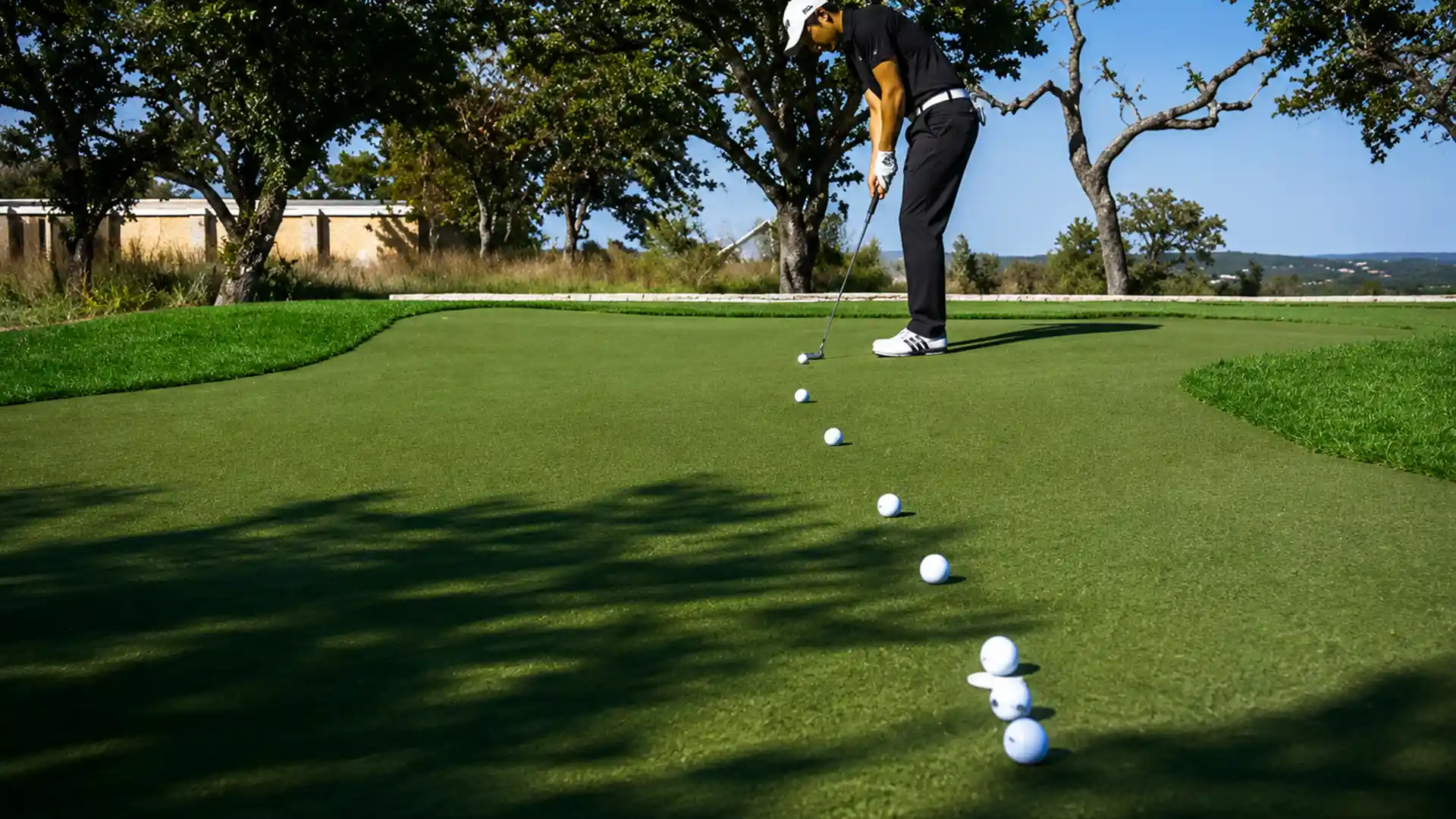 image of golfer practicing common putts
