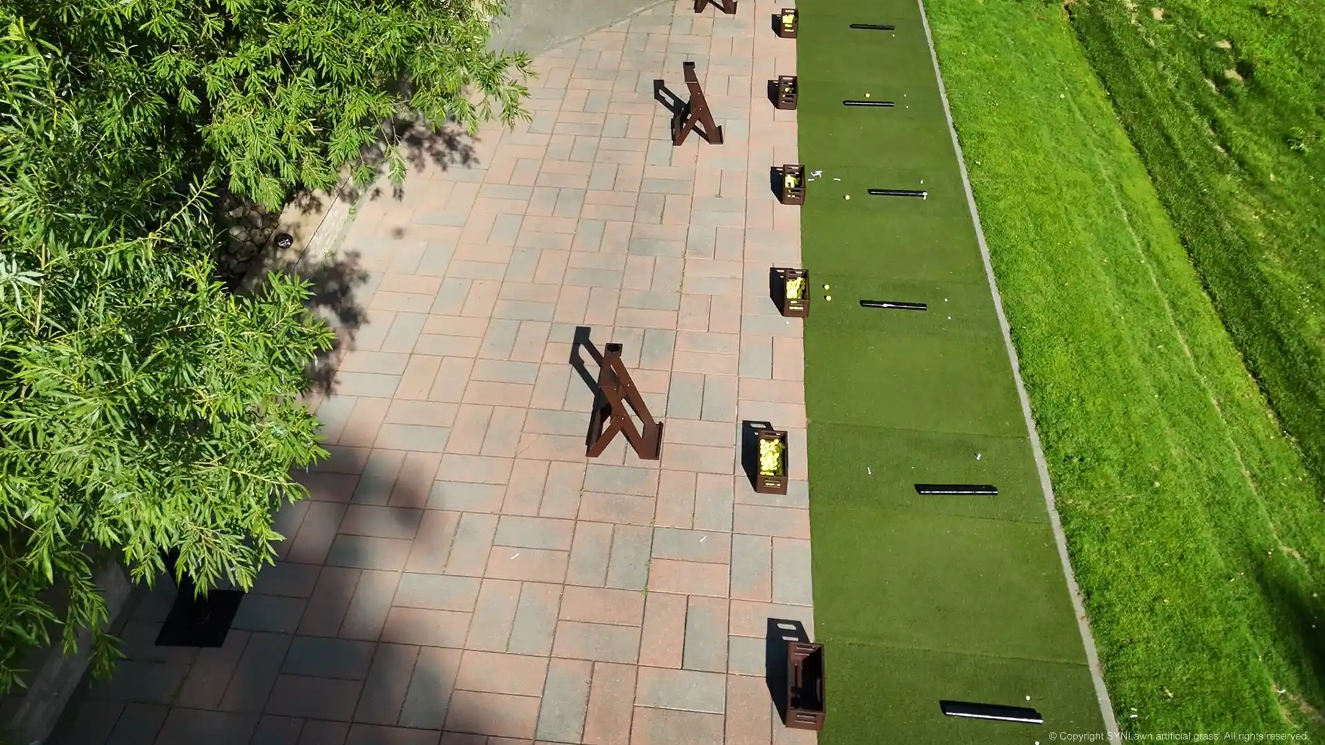 image of synthetic tee line using SYNLawn Golf's Tee Strike golf turf for driving ranges and tee boxes